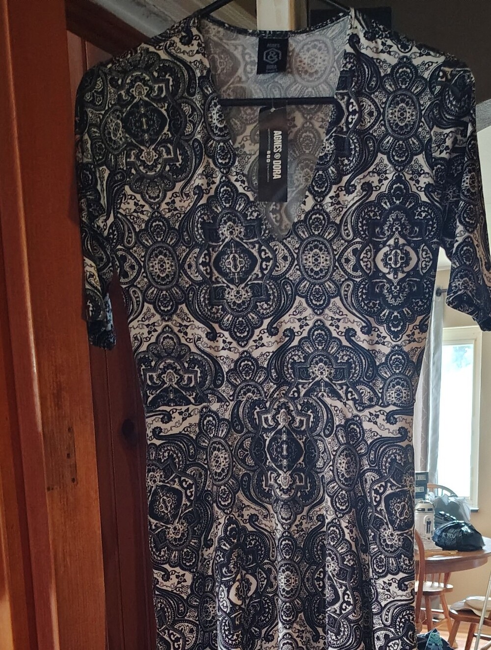 NEW Agnes & Dora Navy and White Midi Dress with V-Neck Pattern